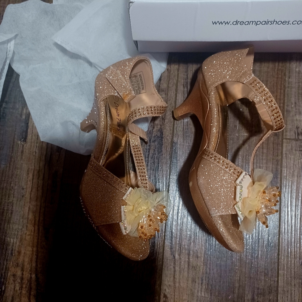Girl sandals size 1